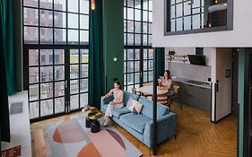 Hotel de Timmerfabriek I Kloeg Collection